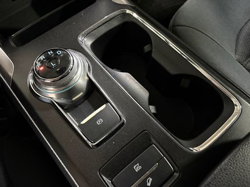 Used 2019 Ford Fusion SE image 16