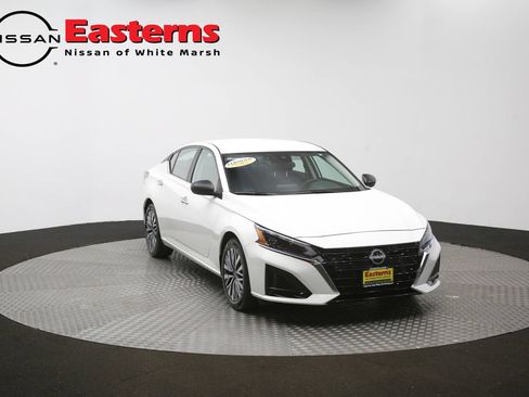 Used 2025 Nissan Altima 2.5 SV FWD image 49