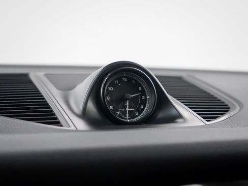 Used 2025 Porsche Macan image 29