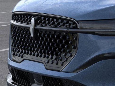 New 2025 Lincoln Nautilus Reserve w/ Jet Appearance Package image 17