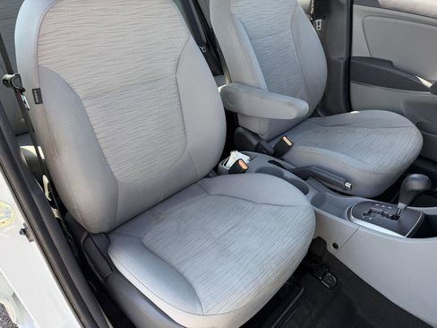 Used 2017 Hyundai Accent SE FWD image 18