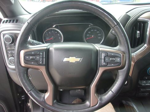 Used 2019 Chevrolet Silverado 1500 High Country w/ Technology Package AWD/4WD image 11