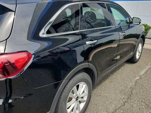 Used 2020 Kia Sorento LX AWD/4WD image 4