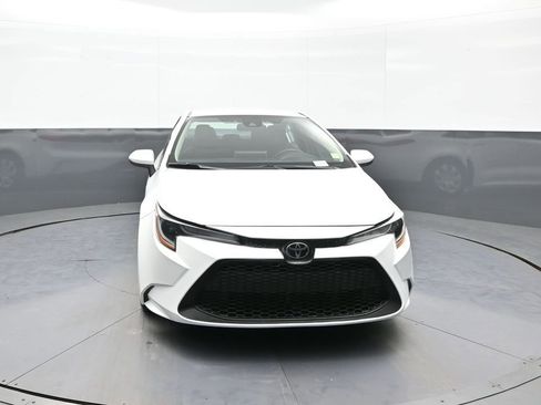 Certified 2020 Toyota Corolla LE image 2
