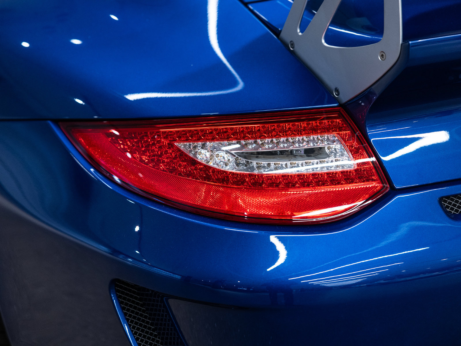 Used 2010 Porsche 911 GT3 RS RWD image 23