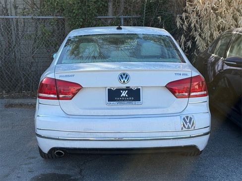Used 2014 Volkswagen Passat TDI SEL Premium image 4