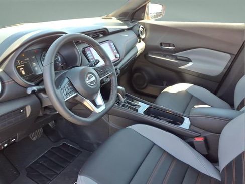 Used 2023 Nissan Kicks SR w/ SR Premium Package FWD image 11