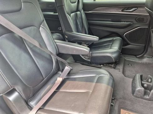 Used 2022 Jeep Grand Cherokee L Limited AWD/4WD image 29