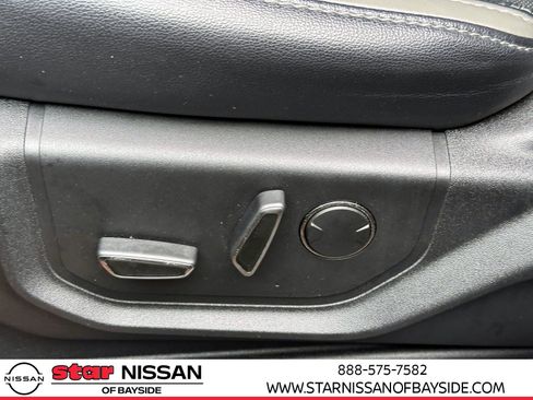 Used 2018 Ford F150 Raptor w/ Equipment Group 802A Luxury image 11