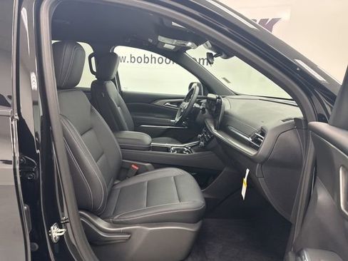 Used 2026 Chevrolet Traverse LT image 31