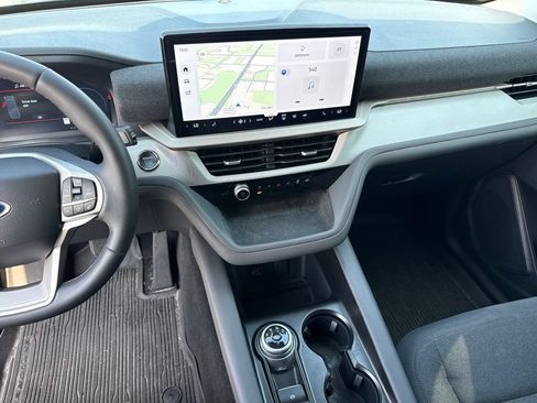 Used 2026 Ford Explorer Active RWD image 8