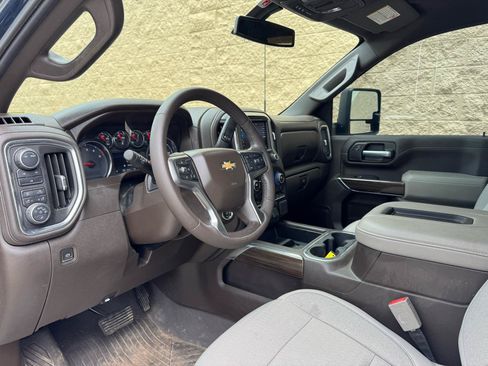 Used 2020 Chevrolet Silverado 2500 LT w/ All Star Edition AWD/4WD image 4