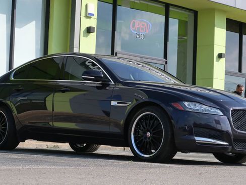 Used 2017 Jaguar XF Prestige image 6