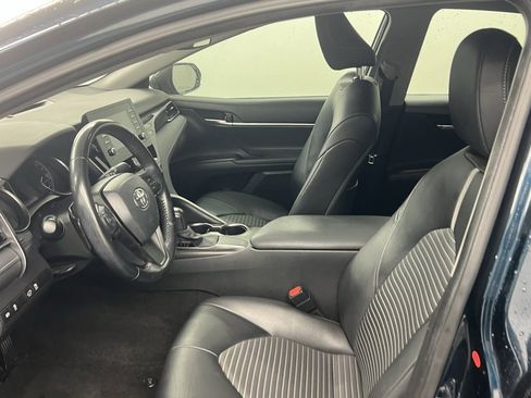 Used 2021 Toyota Camry SE w/ Carpet Mat Package (TMS) image 8