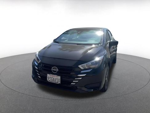 Used 2025 Nissan Versa SV FWD image 4