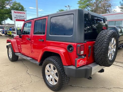 Used 2012 Jeep Wrangler Unlimited Sahara w/ Connectivity Group AWD/4WD image 3