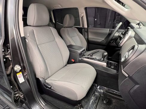 Used 2020 Toyota Tacoma SR5 image 4