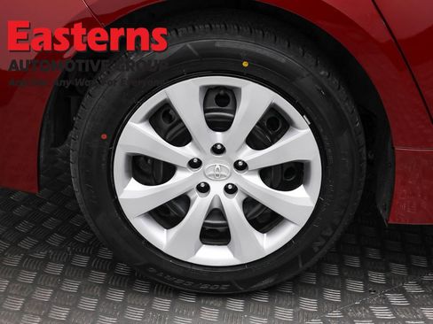 Used 2025 Toyota Corolla LE image 30