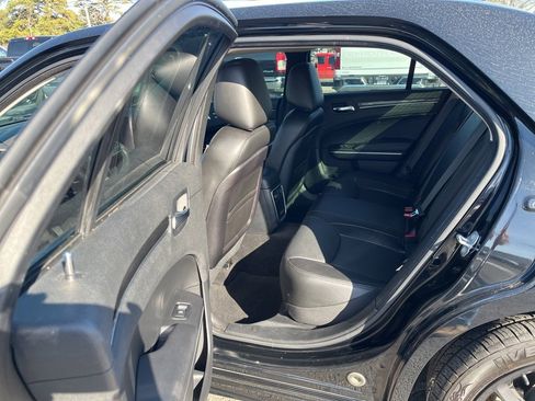 Used 2021 Chrysler 300 Touring L image 11