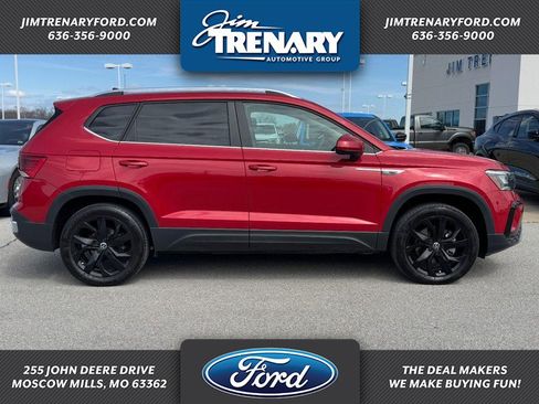 Used 2022 Volkswagen Taos SE image 1