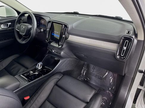 Used 2023 Volvo XC40 B4 Plus w/ Driver Assist Package image 31