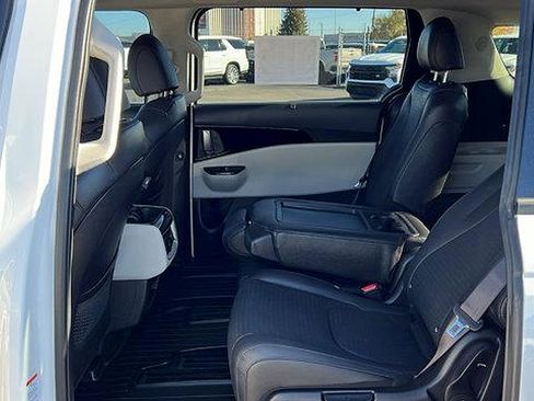 Used 2023 Kia Carnival SX Prestige image 12