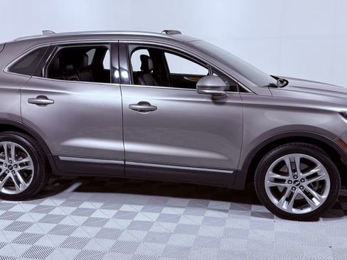 Used 2017 Lincoln MKC Reserve w/ Lincoln MKC Climate Package image 2