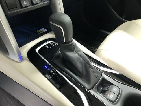 Used 2023 Toyota Corolla Cross XLE w/ Convenience Package image 26