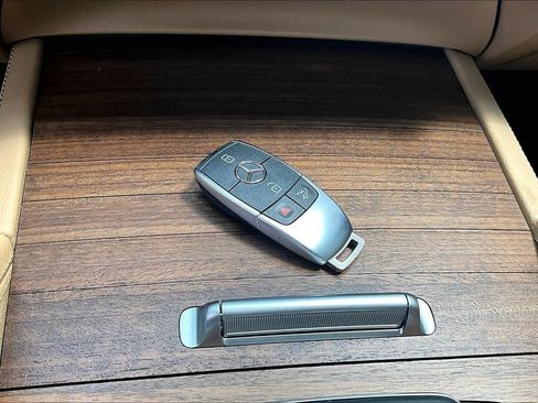 Certified 2026 Mercedes-Benz GLS 580 4MATIC image 10