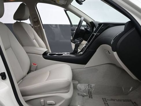 Used 2018 INFINITI Q50 Luxe w/ Essential Package (3.0T Luxe) RWD image 20