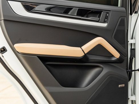 New 2026 Porsche Cayenne Coupe image 31