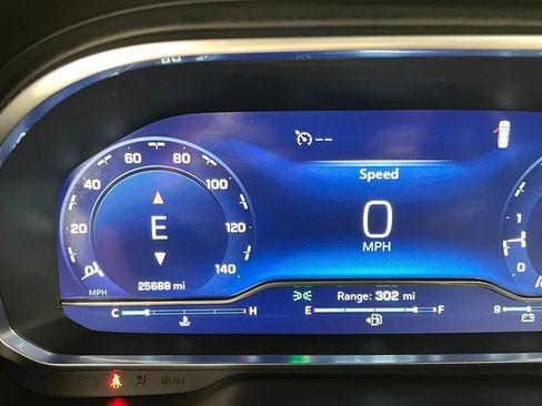 Certified 2024 Chevrolet Suburban Z71 w/ Luxury Package image 38