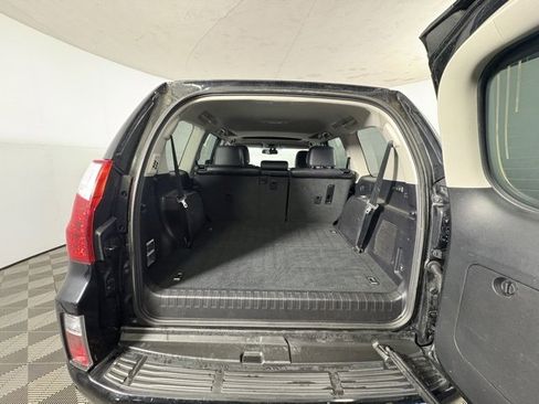 Used 2011 Lexus GX 460 image 21