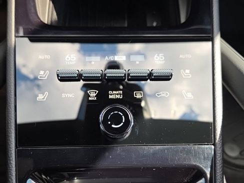 Used 2024 Porsche Cayenne AWD/4WD image 43