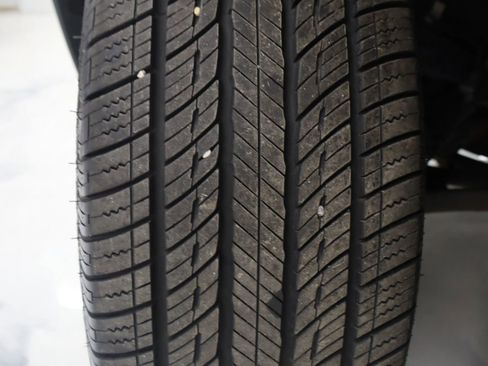 Used 2014 Jeep Grand Cherokee Limited w/ Luxury Group II image 19