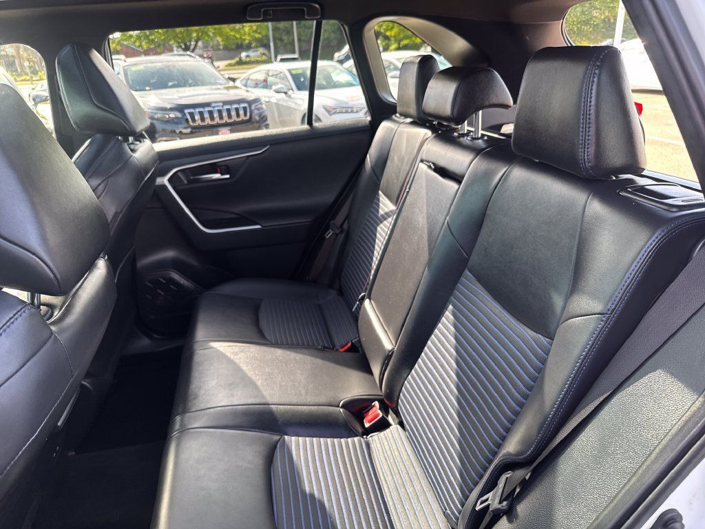 Used 2023 Toyota RAV4 XSE AWD/4WD image 34