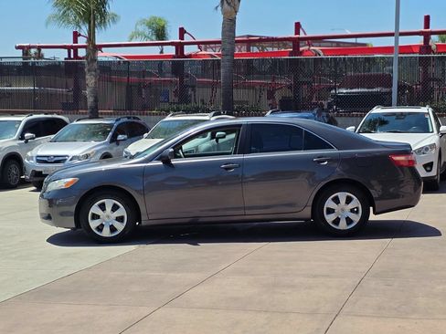 Used 2009 Toyota Camry LE FWD image 9