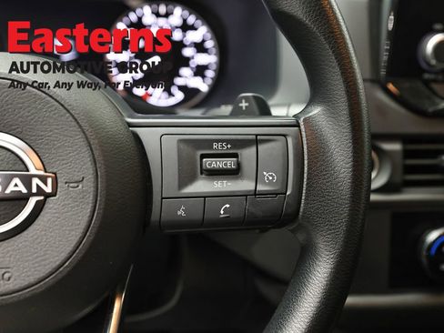 Used 2023 Nissan Pathfinder S AWD/4WD image 16