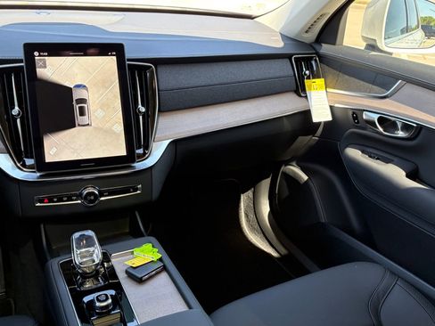 New 2026 Volvo XC90 B6 Plus w/ Protection Package Premier image 12