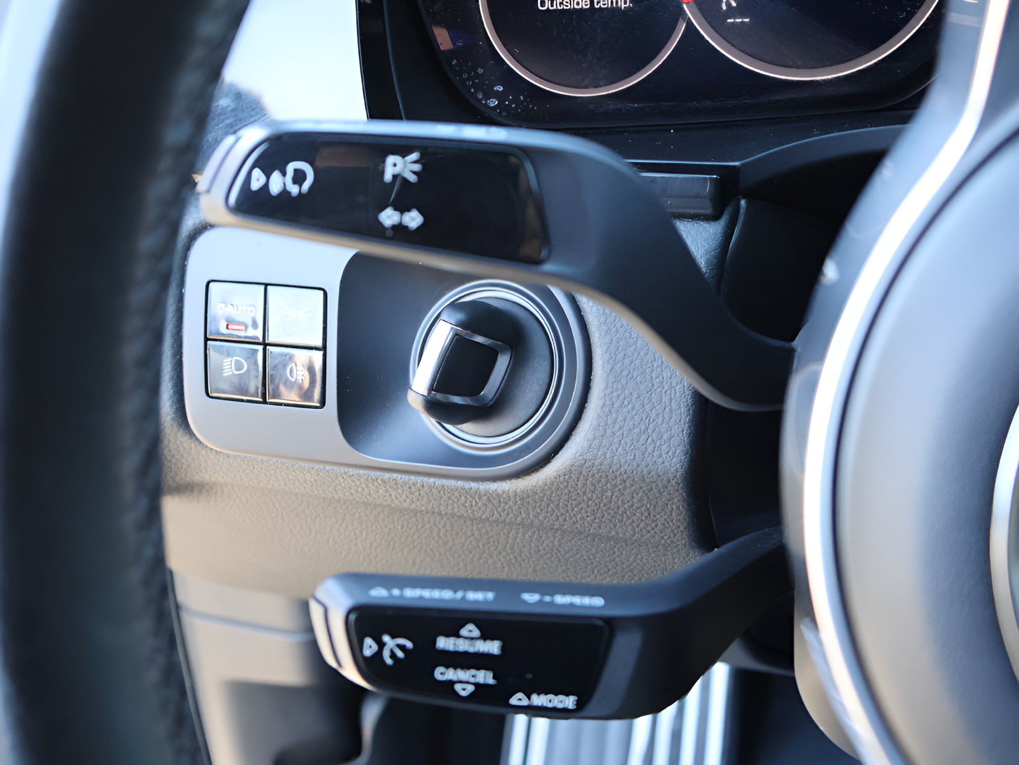 Used 2020 Porsche Cayenne AWD/4WD image 30