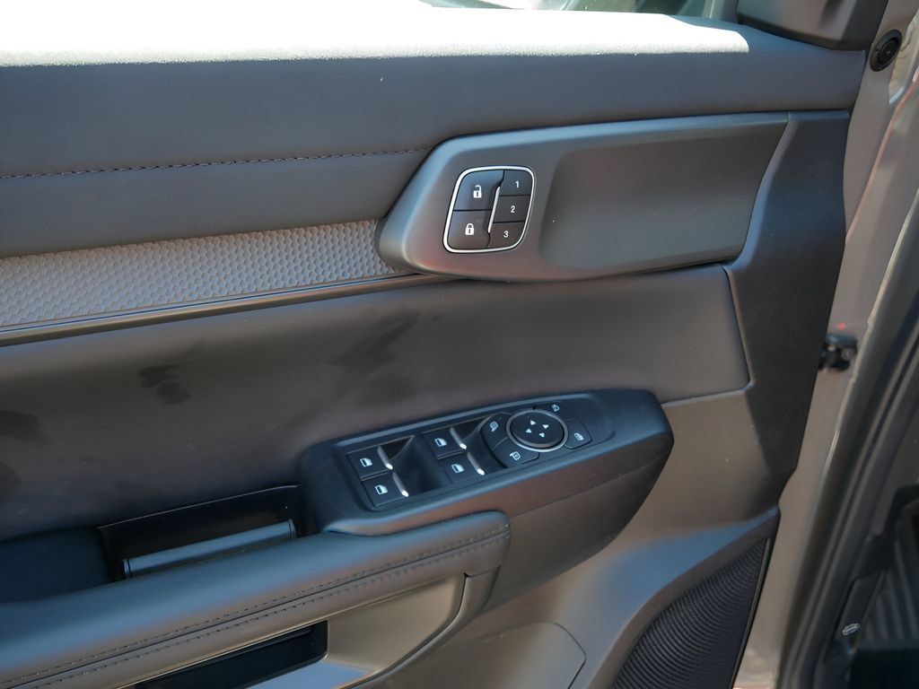 Used 2025 Ford Ranger Raptor AWD/4WD image 15