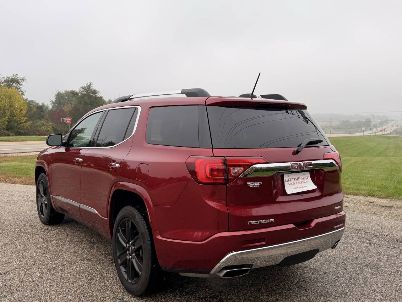 Used 2019 GMC Acadia Denali AWD/4WD image 3