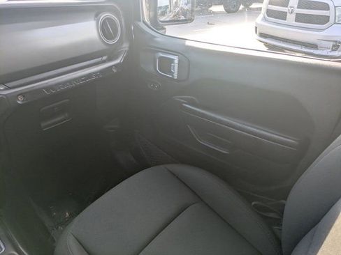 Used 2022 Jeep Wrangler Unlimited Sport image 14