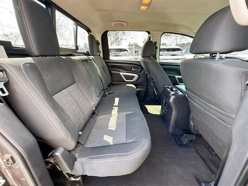 Used 2019 Nissan Titan SV w/ SV Convenience Package image 28