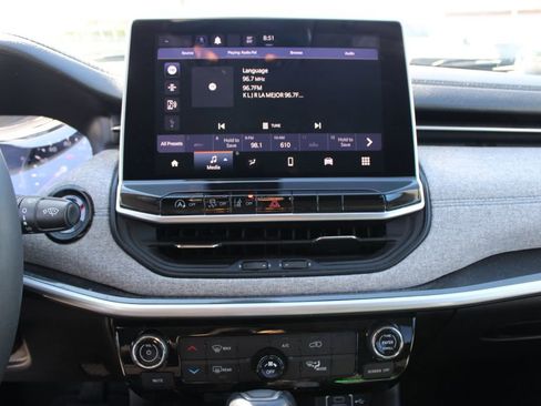 Used 2022 Jeep Compass Latitude image 21