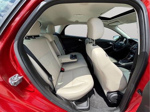 Used 2018 Ford Focus Titanium FWD image 35