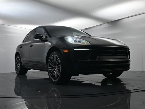 Certified 2025 Porsche Macan image 55