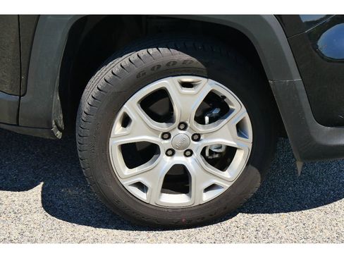 Used 2022 Jeep Renegade Limited image 23