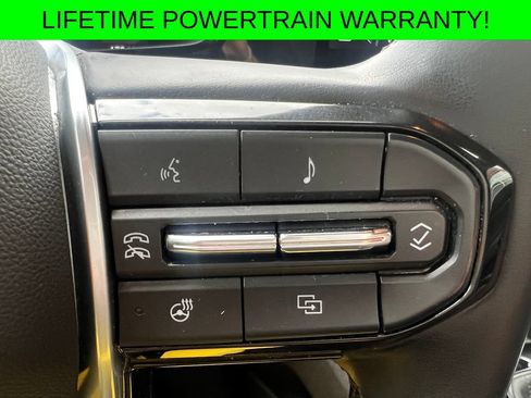 Used 2024 Chevrolet Colorado LT w/ LT Convenience Package III RWD image 8