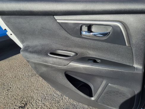 Used 2015 Nissan Altima 2.5 SV image 21